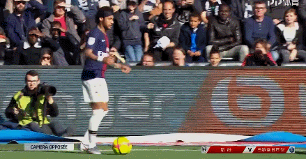 记者：邵佳一执教国足会带着部分在青岛西海岸的助手（记者称邵佳一若执掌国足，将带上部分青岛西海岸助手）