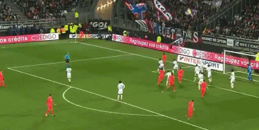 天空体育：纽卡7500万欧+500万欧浮动正式报价谢什科