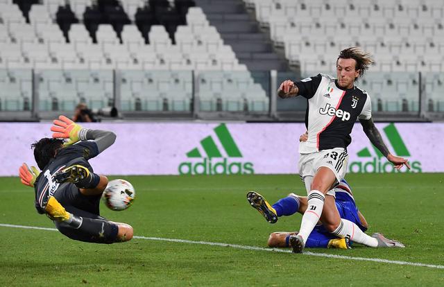 库尔图瓦昨夜对利物浦扑救8次，欧冠生涯仅次于22年决赛的9次（库尔图瓦昨夜战利物浦完成8次扑救，欧冠生涯第二高纪录，仅逊2022年决赛的9次）