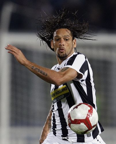 CBA球员最佳阵容提名：前三竞争激烈,（CBA最佳阵容提名出炉：前三席位竞争白热化）