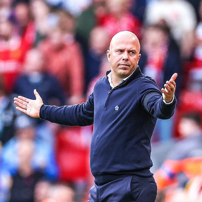 斯内德：金球评选标准已比梅罗时期合理，姆巴佩100%能拿（斯内德：金球评选比梅罗时代更合理，姆巴佩夺奖毫无悬念）