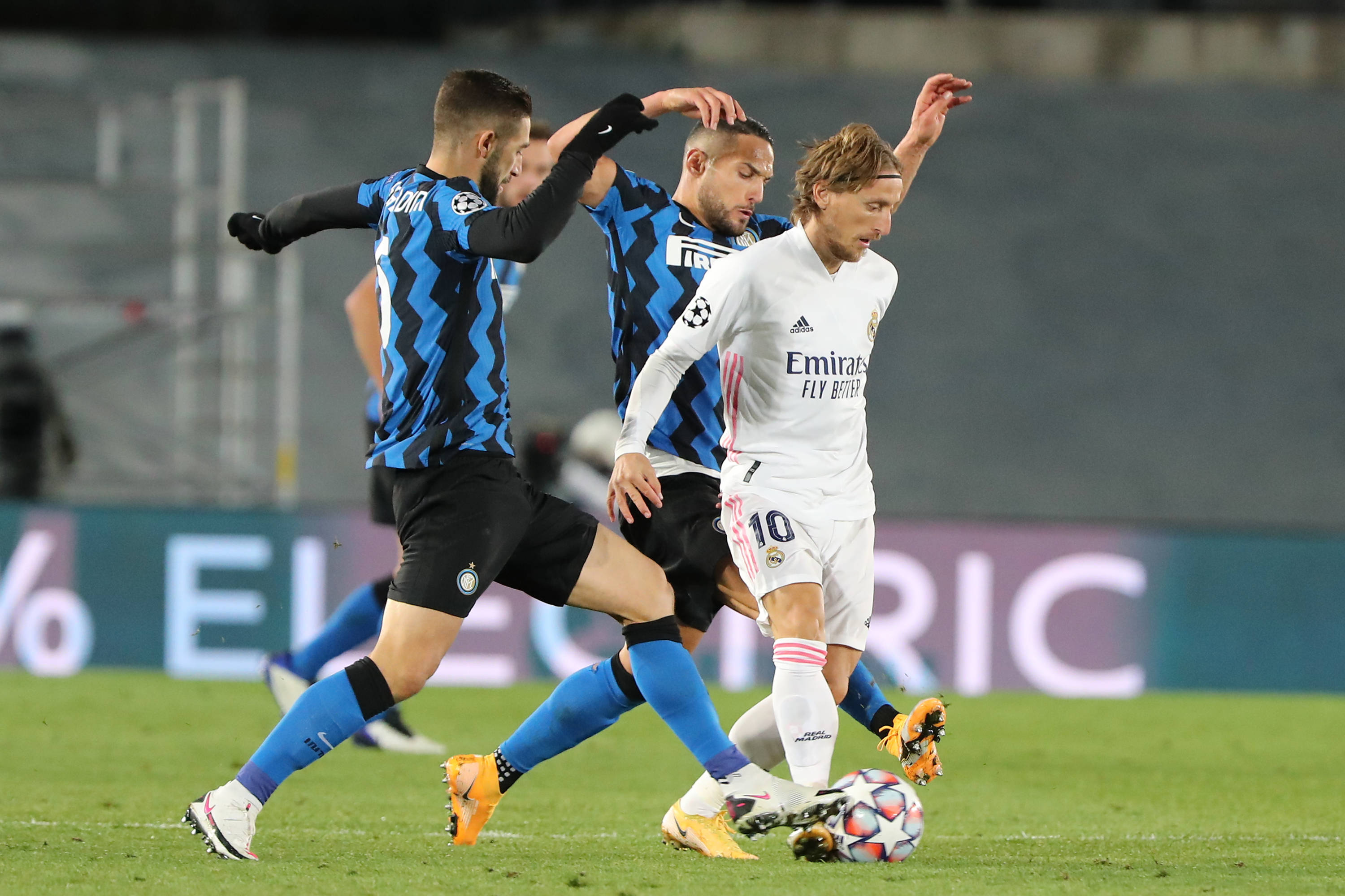 本赛季关键时刻得分榜前四：SGA出场数最少，总得分第一（本赛季关键时刻得分TOP4：SGA出场最少，仍居总分榜首）