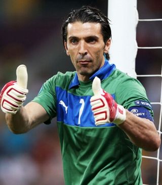 韩足协人士：有和日本联办亚洲杯的考虑，联办能减轻经济负担（韩国足协：正考虑与日本联合承办亚洲杯，以分担经济压力）