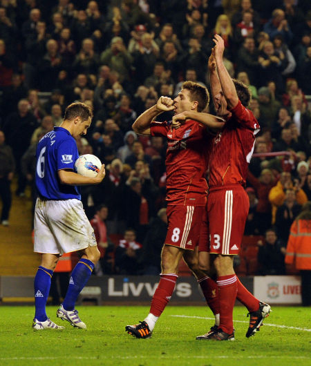 巴萨防线漏洞仍未改善（巴萨后防问题仍无改观）