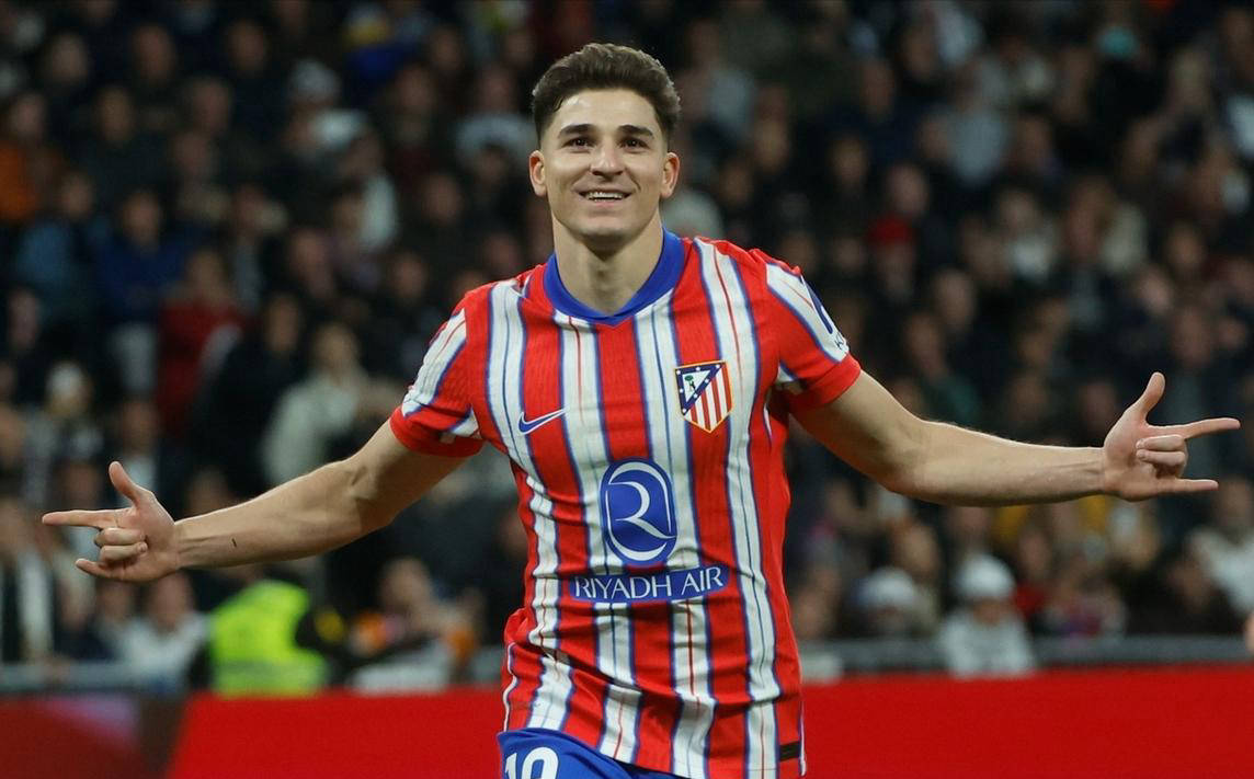 吉文：可能我有点老派，看不惯加纳乔走路歪着身子还挂条链子（吉文自认有点老派：不习惯加纳乔斜着身走还戴链子）