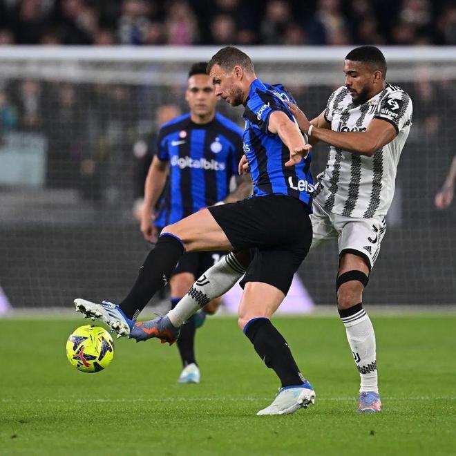 海登海姆vs弗赖堡：派林格、多施首发，金特尔、格里福出战（海登海姆对阵弗赖堡：派林格、多施先发，金特尔、格里福登场）